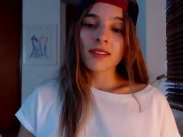 fingering sex cam girl kendalltyler shows free porn on webcam. 99 y.o. speaks español