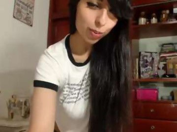 english sex cam girl milynee shows free porn on webcam. 66 y.o. speaks spanish.