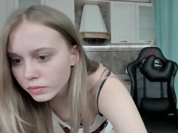 brightrays__ is cute girl 18 years old shows free porn on webcam
